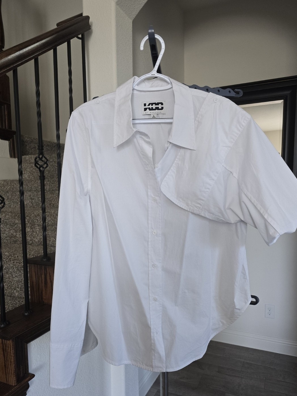Kahlana white button-down shirt in size L - Picture 3 of 4